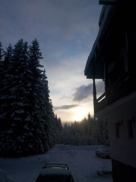 Hanul Haiducilor Obarsia-Lotrului Buitenkant foto